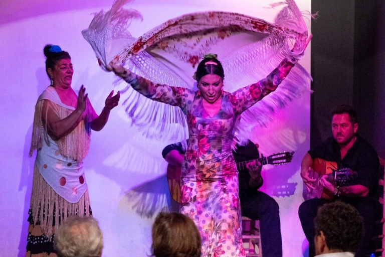 Sevilla: Flamenco Show at Tablao Álvarez Quintero