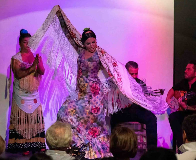 Siviglia Spettacolo Di Flamenco Al Tablao Lvarez Quintero Getyourguide