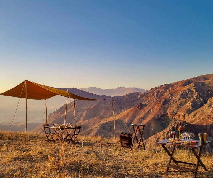 Areni: Noravank Canyon Foodie Adventure with 3-Course Lunch