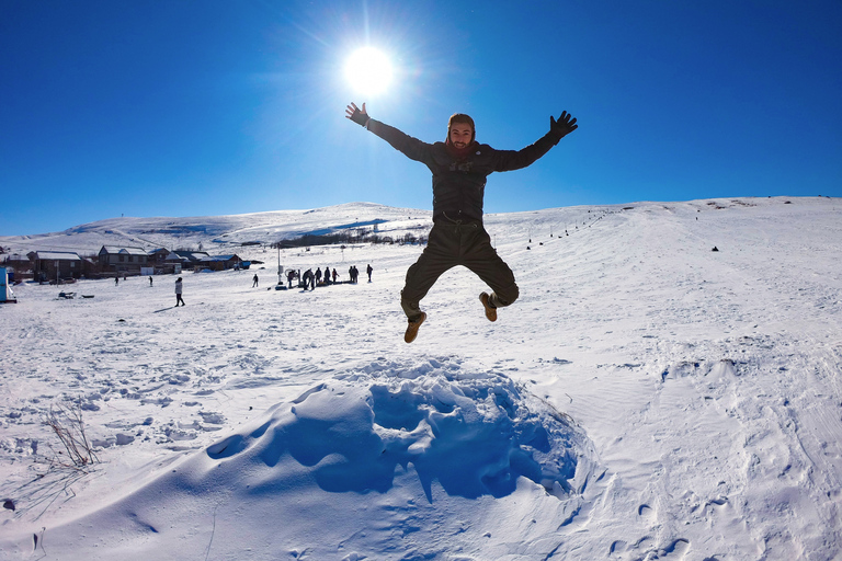 Da Yerevan: Attività in un giorno di neve a Lernanist