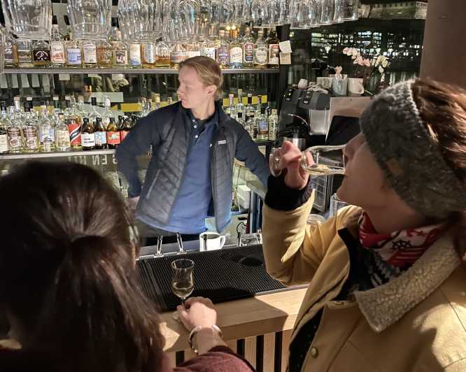 Oslo: Evening Guided Walking Tour with Beer and Snacks