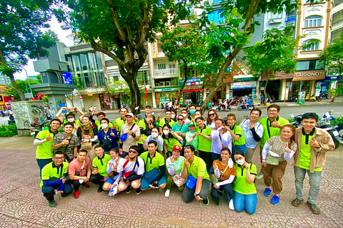 Saigon: Tour noturno e tour gastronômico local com opção de passeio de Ao Dai