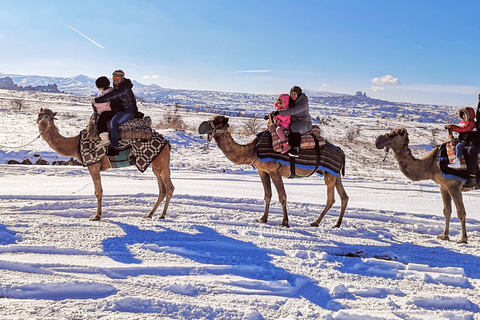 Capadocia: Paseo en Camello al Atardecer o al AmanecerAmanecer Paseos en camello con globos