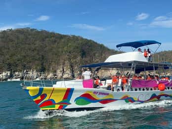 Huatulco: Tour en barco por las Bahías con snorkel y servicio de recogida del hotel