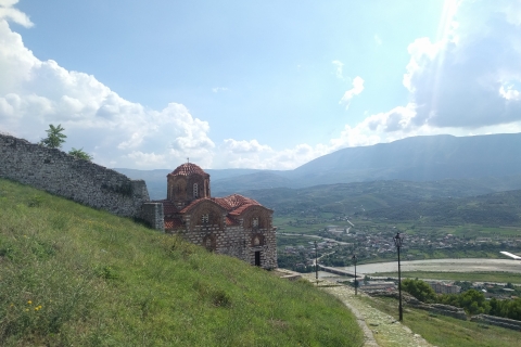 Z Durrës lub Tirany: Historia Beratu i lokalna wycieczka kulinarnaZ Durrës lub Tirany: Historia Berat i degustacja wina