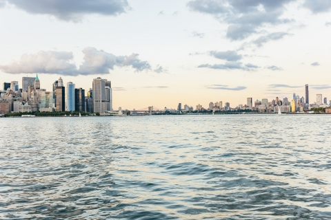 New York City: jachtvaart bij zonsondergang