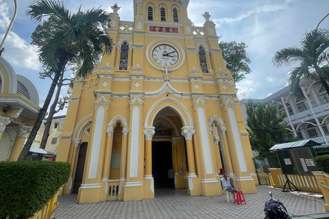 Ho Chi Minh: Traditional Vietnamese Street-Food Tour