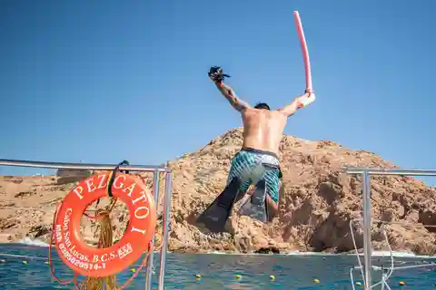 Cabo San Lucas: Snorkeling & Boat Trip with Open Bar