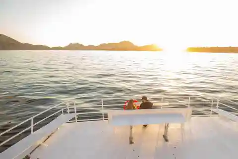 Los Cabos: Sunset Dinner Cruise with Transportation