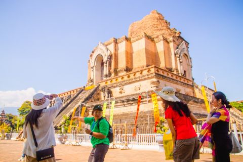 Chiang Mai: tour guidato a piedi della città vecchia e dei templi