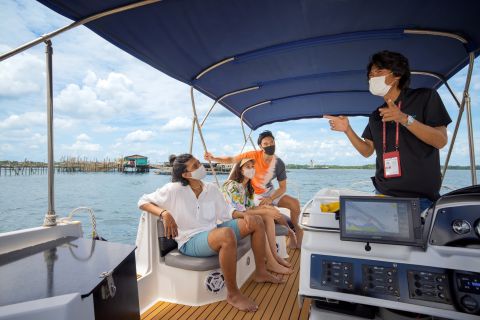 Singapur: Excursión guiada en barco y visita a Kelong