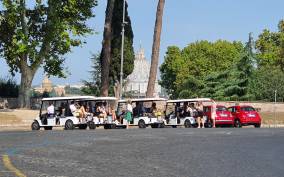 Rome: City Tour by Golf Cart with Gelato
