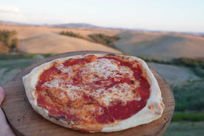 Volterra: Pizza and Tiramisu Cooking Class with Meal