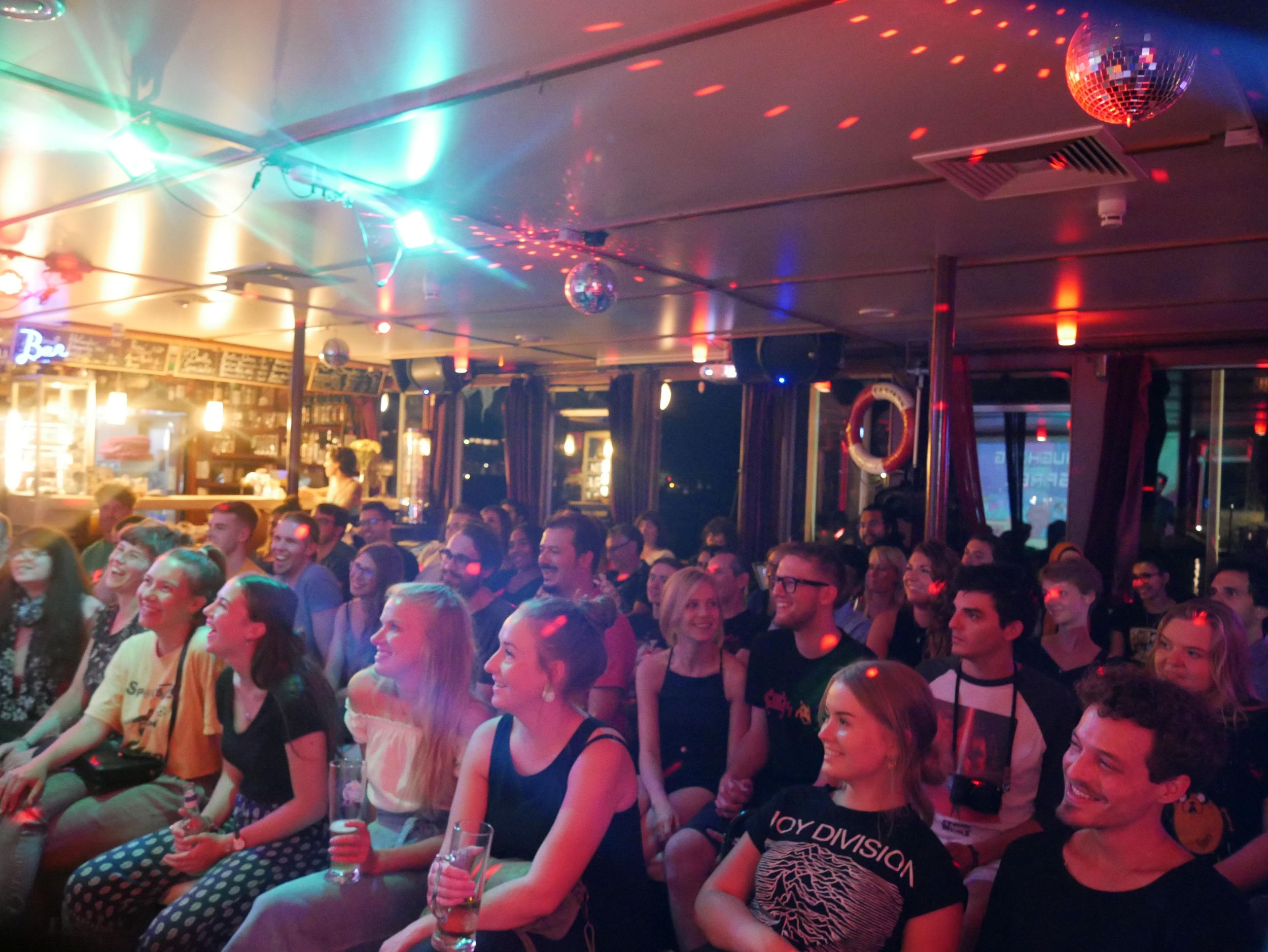 Berlin: Lachende Spree Comedy Show auf einem Boot