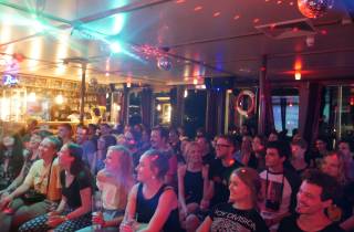 Berlin: Lachende Spree Comedy Show auf einem Boot