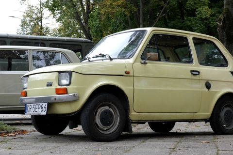 Krakow: Guided Tour of Nowa Huta in A Communist-Era Car