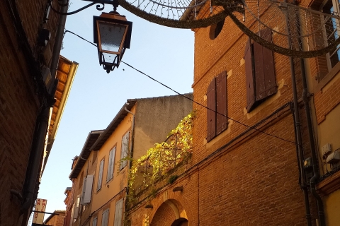 Albi: Guided City Food Tour with Food Tastings and Drinks