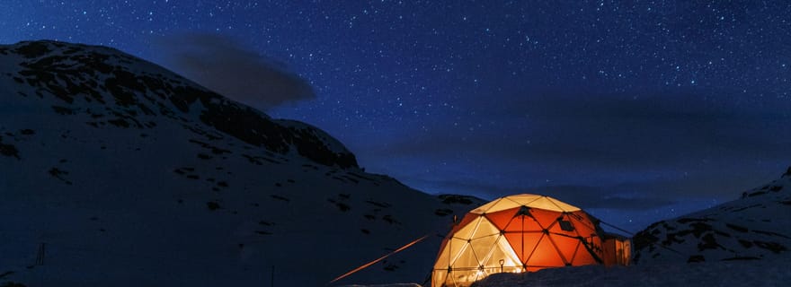 Depuis Skjeggedal : excursion hivernale de deux jours à Trolltunga