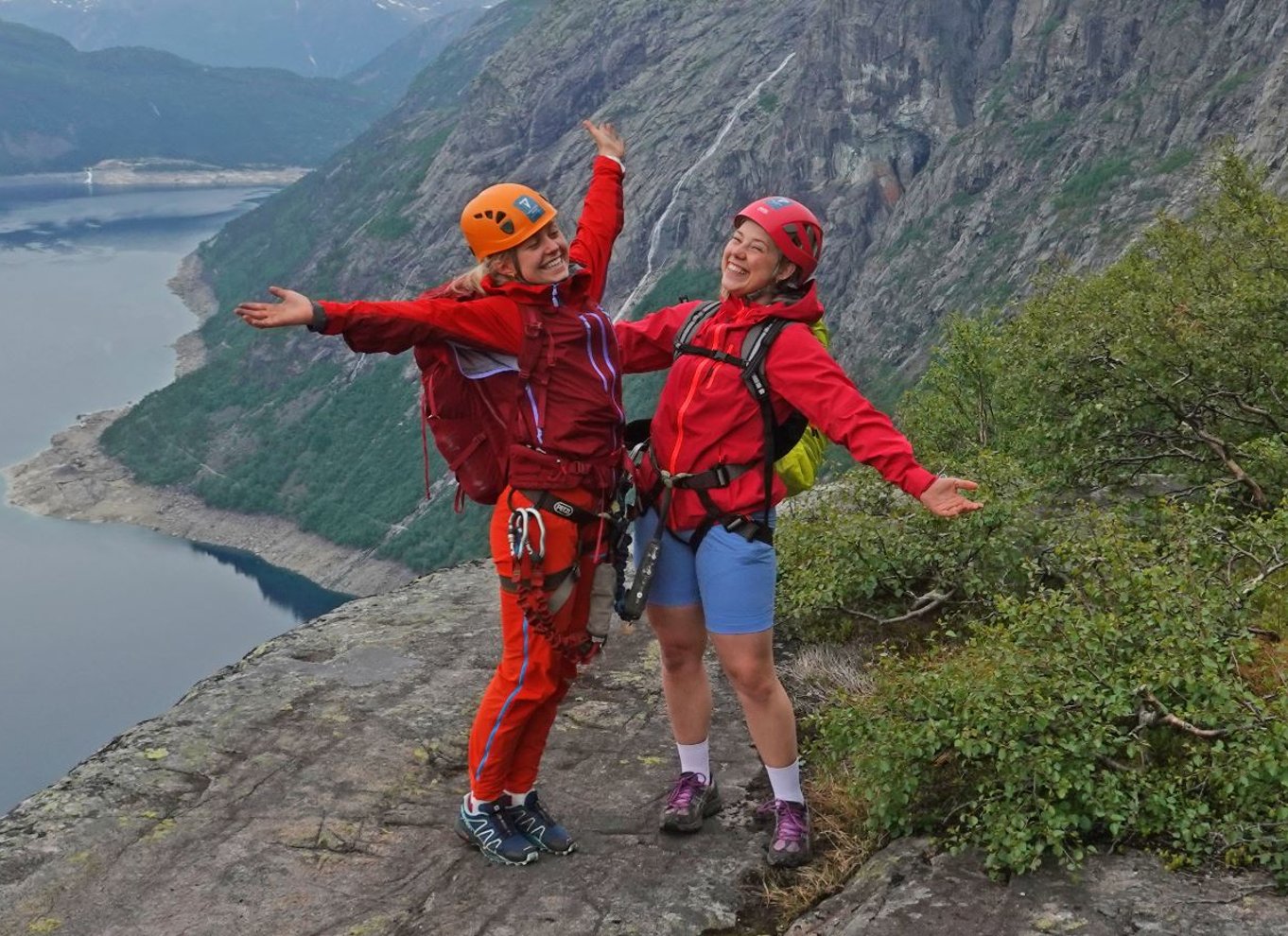 Odda: Heldagstur til Trolltunga med vandring og klatring