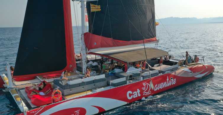 Cambrils: Catamaran Cruise with Food and Drinks