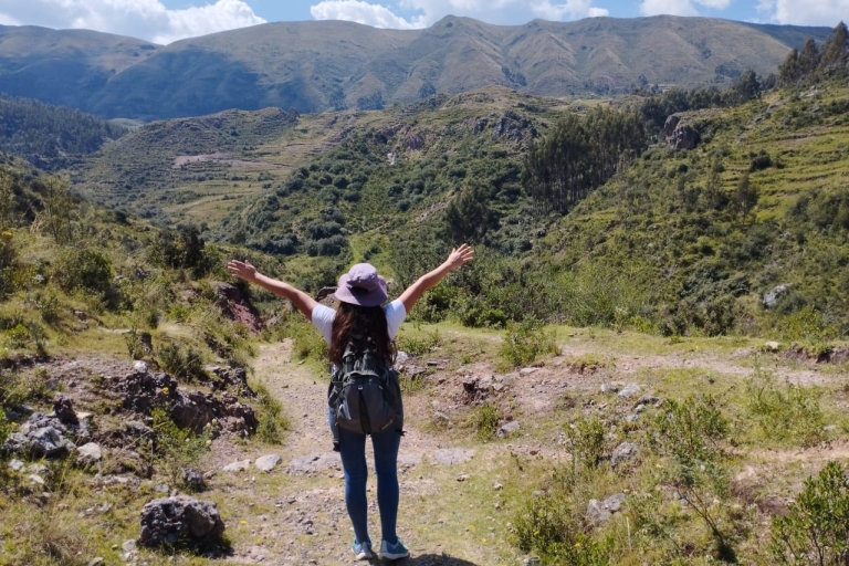 Cuzco: Caminata de Aclimatación con Box Lunch y Traslados al Hotel