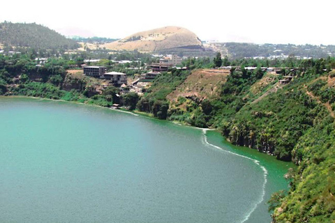 Addis Ababa: Debrezeit Day Trip with Lakefront Lunch