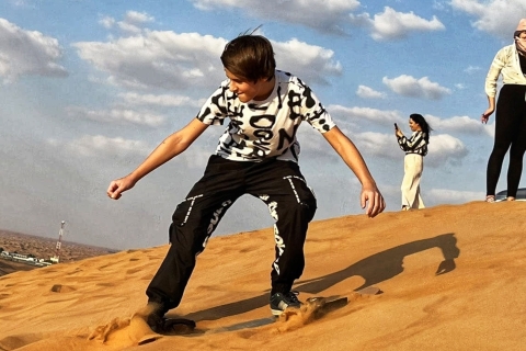 Dubaj: poranny rajd po czerwonych wydmach i sandboardingWycieczka z prywatnym odbiorem