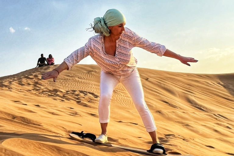 Dubái: aventura en las dunas del desierto con sandboardingTour con servicio de recogida en grupo