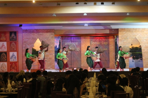 Siem Reap: Apsara-Show & Abendessen mit Tuk Tuk-Transfer
