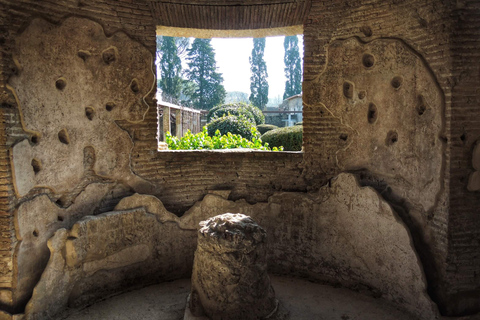 Visita privada a Pompeya y excursión de un día a la Costa Amalfitana en cocheVisita a Pompeya y excursión de un día a la Costa Amalfitana en coche