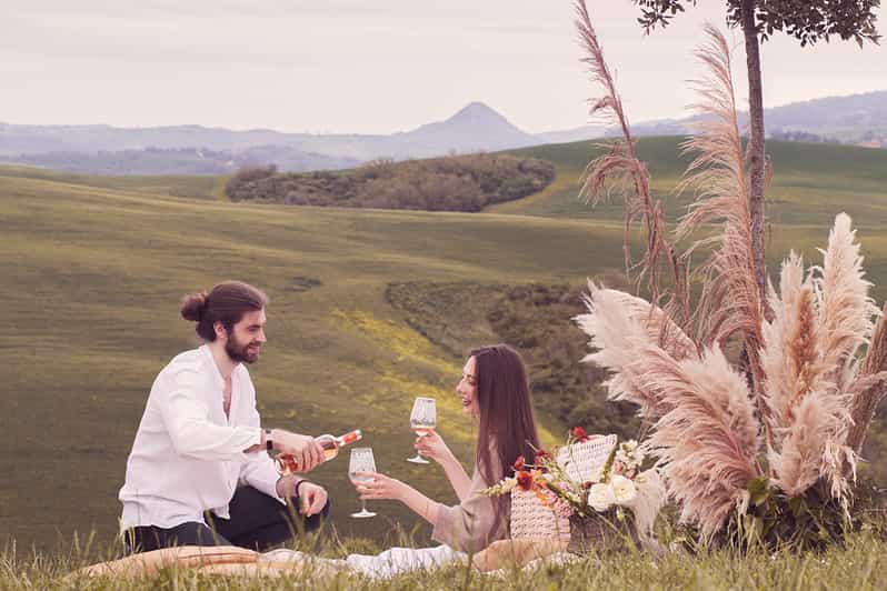 Volterra: Private Picnic in the Tuscan Countryside