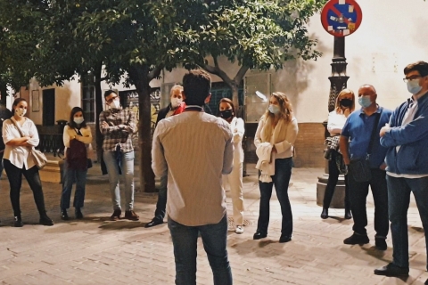 Sevilla: Geführte Wanderung zu Mysterien und LegendenTour auf Englisch