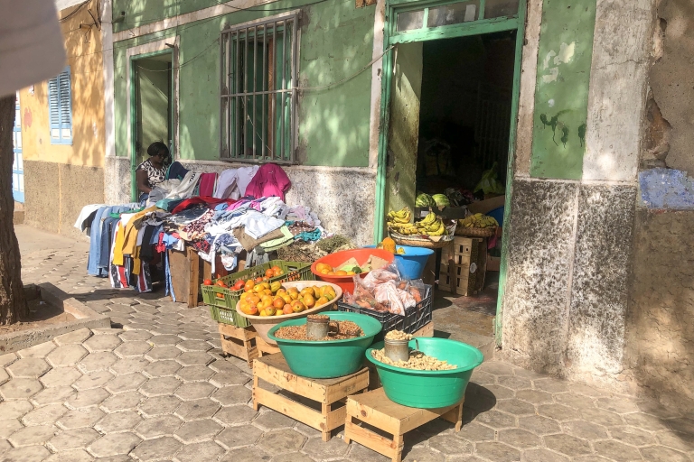Visita de medio día a la ciudad de Mindelo con degustación localOpción Estándar