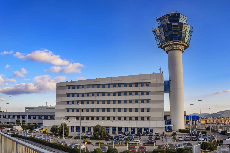 Athènes : Transfert privé entre l'aéroport et les hôtels du centreVoiture privée de l'aéroport d'Athènes au centre d'Athènes