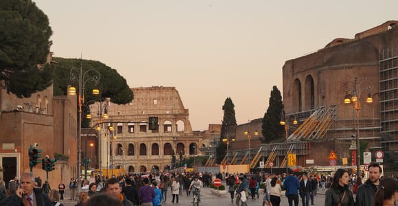 Rome: Colosseum, Roman Forum & Trajan&#39;s Market Exterior Tour