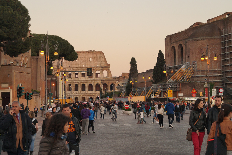 Rom: Colosseum, Forum Romanum &amp; Trajanus marknad exteriör rundturRom: Colosseum Colosseum, Forum Romanum och Trajans marknad - utvändig rundtur