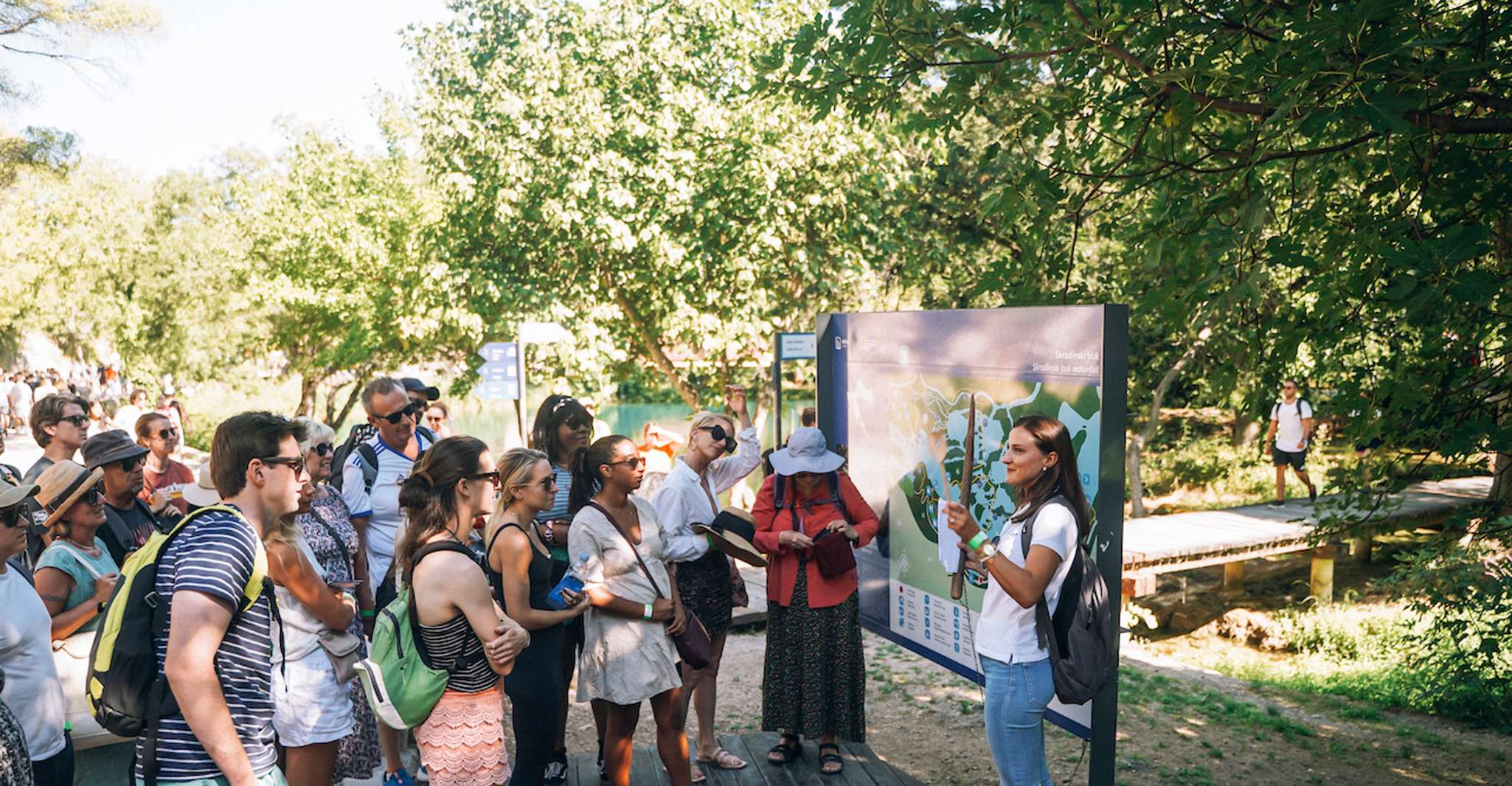 Split, Krka Waterfalls Tour, Cruise Boat y Natación - Housity