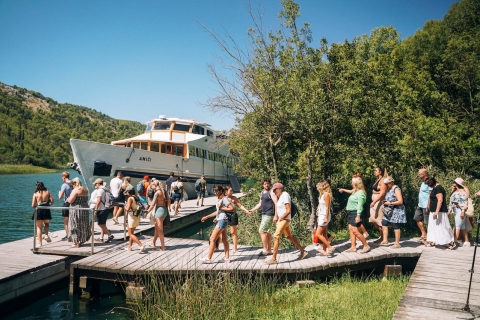 Ab Split: Tagestour zu den Krka-Wasserfällen mit Bootsfahrt
