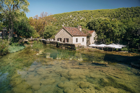 Da Spalato: Tour delle cascate di Krka, degustazione di cibo e vino