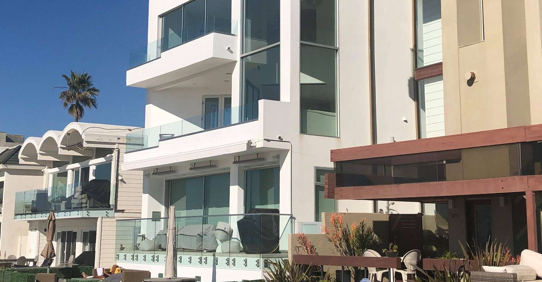 LA, West Side Guided Film Locations Tour - Hizvo