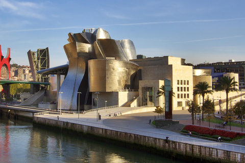 Bilbao: VIP Guggenheim-Small Group- Expert Guide - Simultaneous Translation Bilbao: VIP Guggenheim - Small Group - Expert Guide - Simultaneous Translation