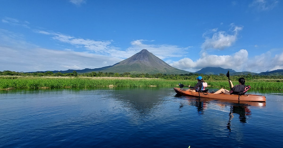 Au départ de La Fortuna Excursion en kayak sur le lac Arenal avec