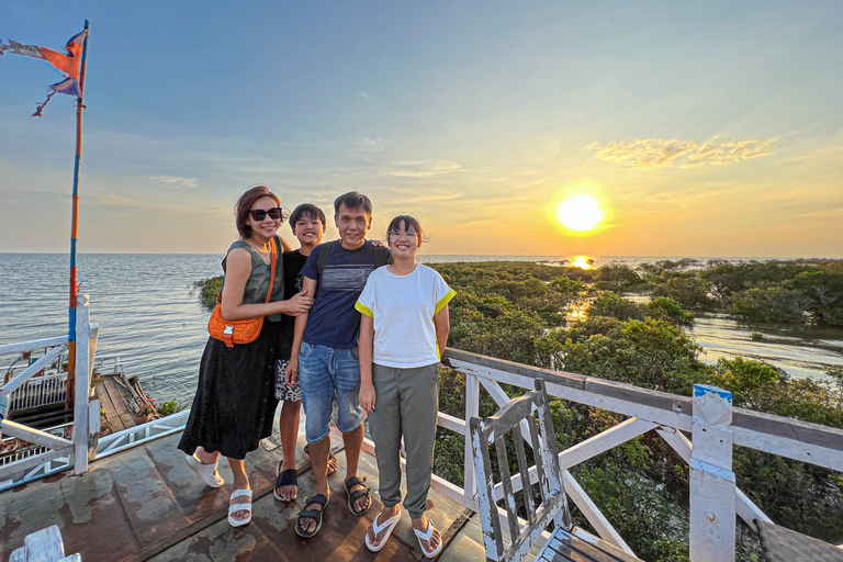 Siem Reap: Tonle Sap Sunset Boat Cruise with Transfers Siem Reap: Tonle Sap Private Tour Sunset Cruis