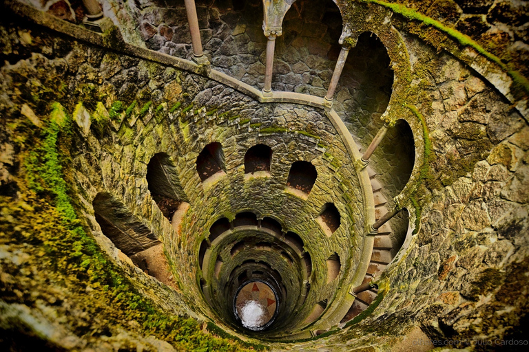 Desde Lisboa: Sintra, Palacio de Pena, Regaleira y Cabo RocaVisita guiada al interior de los principales monumentos