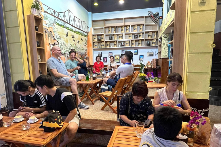 Aula de café com ovos em HanóiAula de culinária de café com ovos