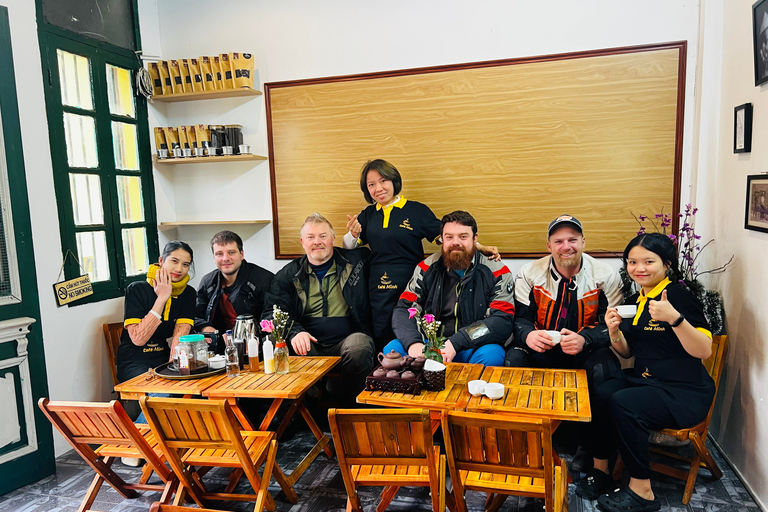 Aula de café com ovos em HanóiAula de culinária de café com ovos