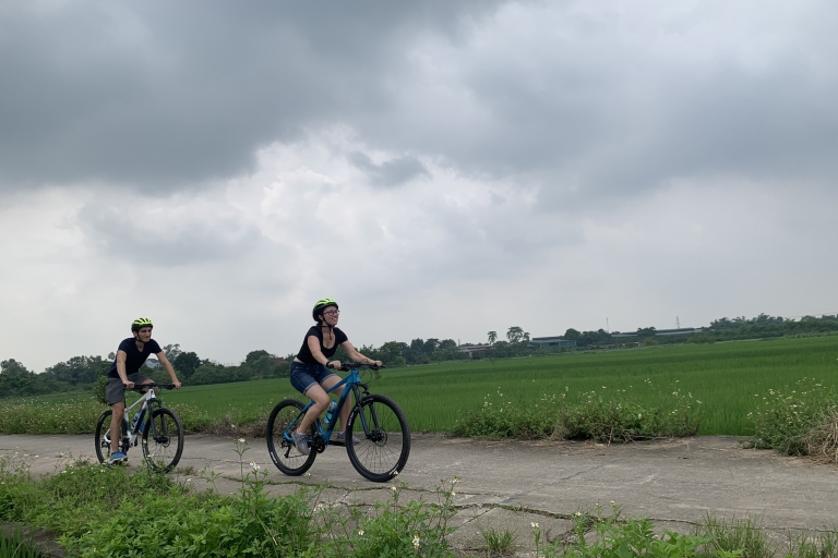 Fietsen door de verborgen juweeltjes van Hanoi en het bananeneilandHanoi fietstochten - achterafstraatjes en verborgen juweeltjes