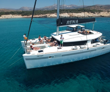 Naxos: Catamaran Cruise with Swim Stops, Food, and Drinks