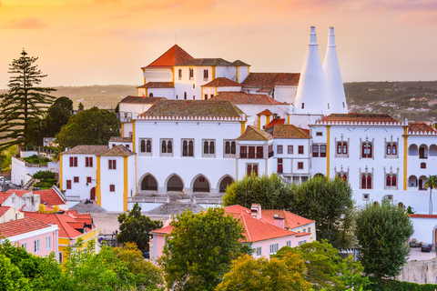 Från Lissabon: Sintra, Pena-palatset, Regaleira och Cabo RocaGuidad rundtur i de viktigaste monumenten