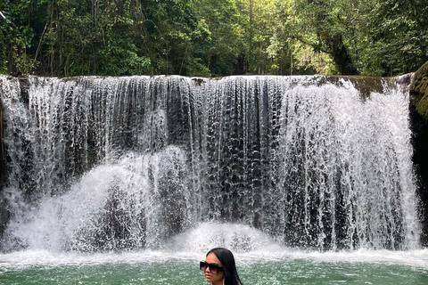 Black River Safari, Ys Falls en Appleton Estate Rum TourVan Negril